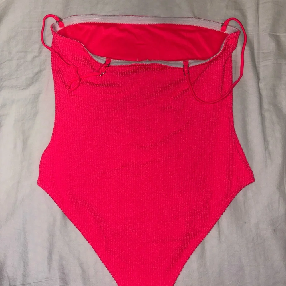 Billabong Hot Pink Textured Swimsuit - Picture 3 of 3